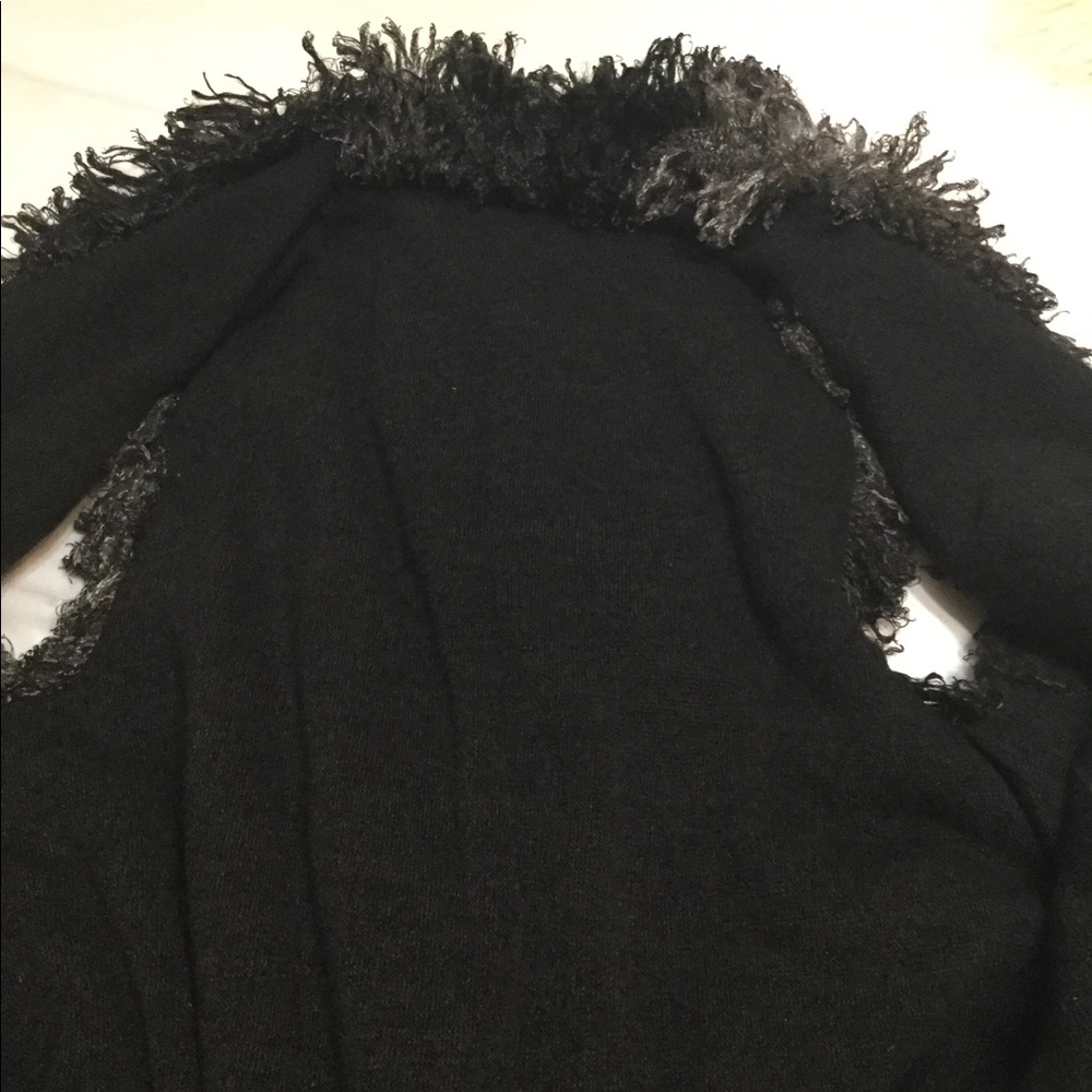 NWOT.  Fur vest - Picture 7 of 8